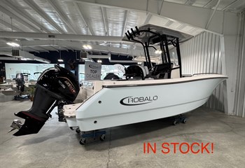2026 Robalo R230 Solid Ice Blue Boat